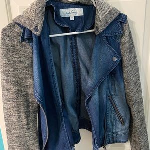 Denim jacket with cloth sleeves